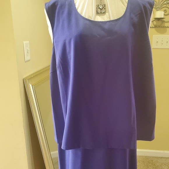 Woman's 3 piece suit - Picture 3 of 14